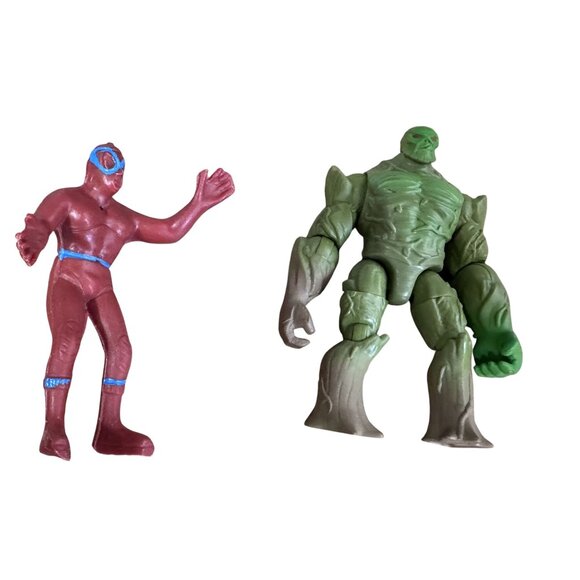 Toy Lot 2 Action Figures Swamp Thing & Random Wrestler - Picture 1 of 6